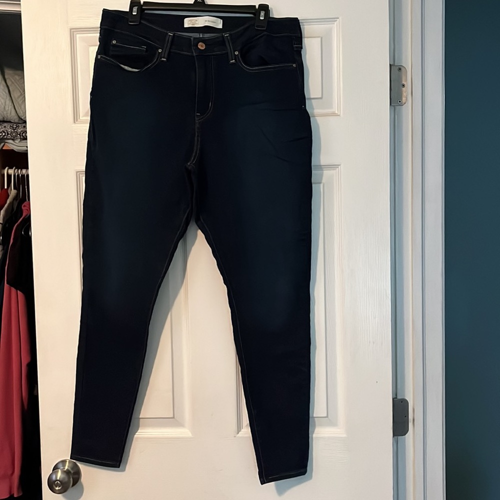 Levi Strauss Gold Signature Mid Rise Skinny Jeans